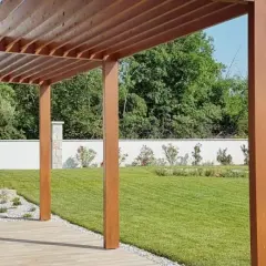 Ile kosztuje pergola tarasowa? Poznaj ceny i ukryte koszty