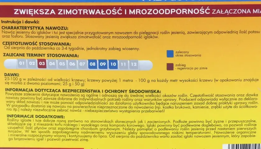 Jesienne nawożenie tui i iglaków zwiększa ich zimotrwałość. Opakowanie zawiera nawóz do pielęgnacji roślin jesienią.