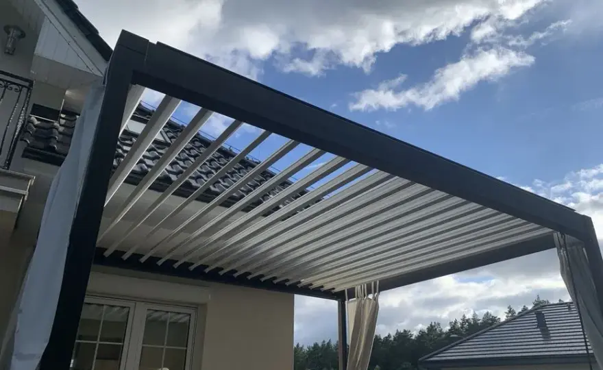Ile kosztuje pergola Renson? Ceny, modele i co wpływa na koszt