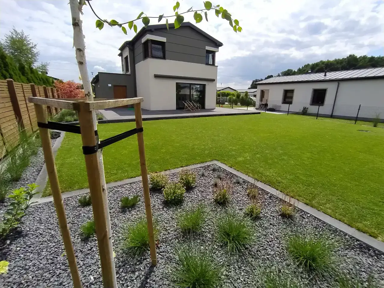 Ile kory ogrodowej na m²? Sprawdź, ile naprawdę potrzebujesz
